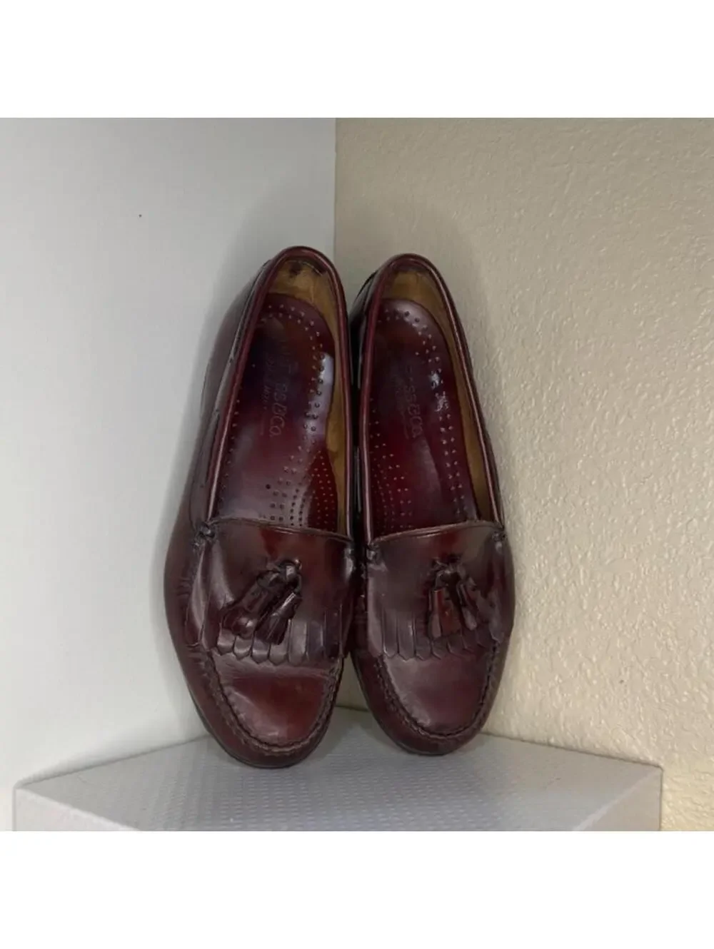 🍷 G.H. Bass & Co. Tassel Loafers – Men’s Size 9 🍷